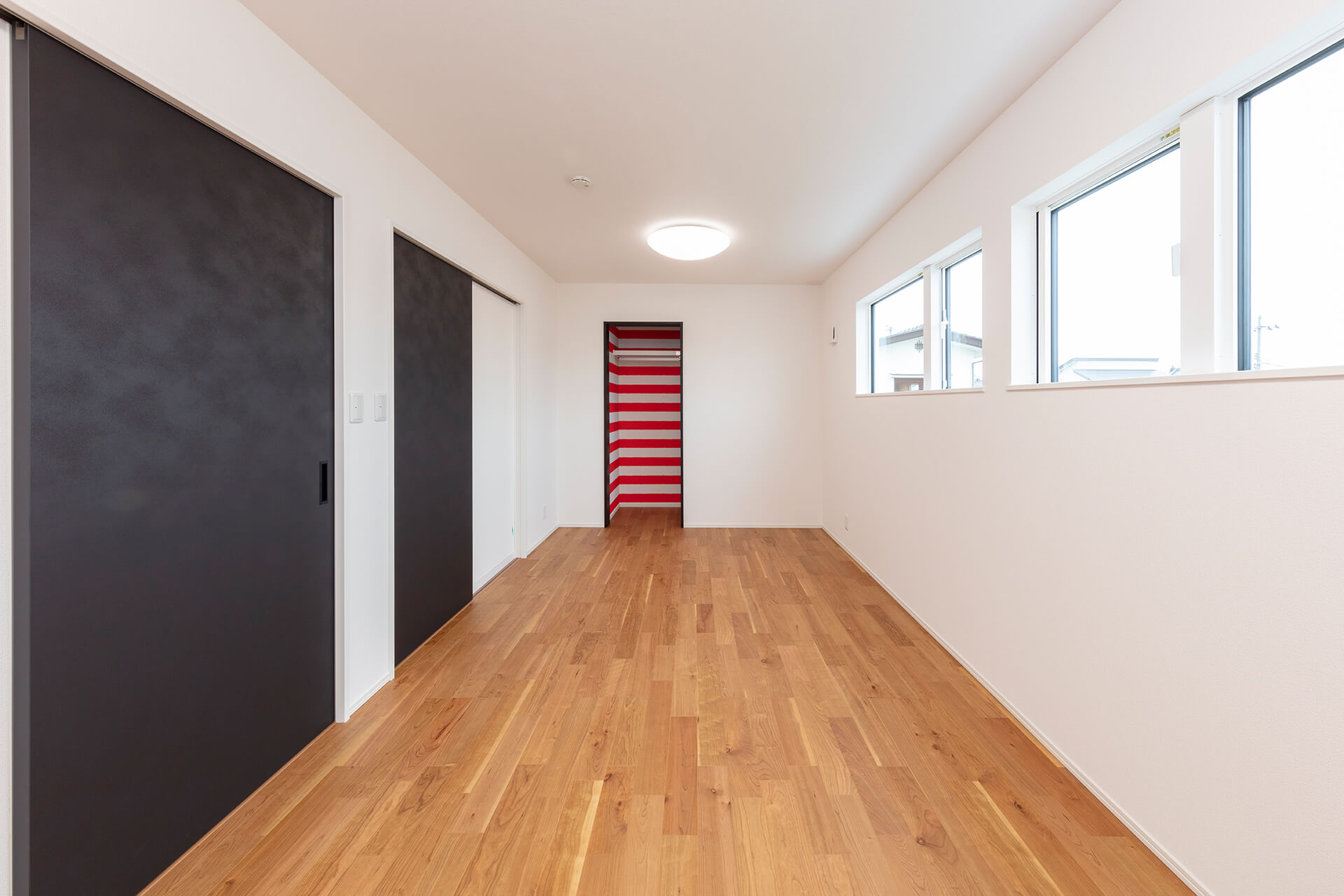 2部屋にすることも可能な洋室