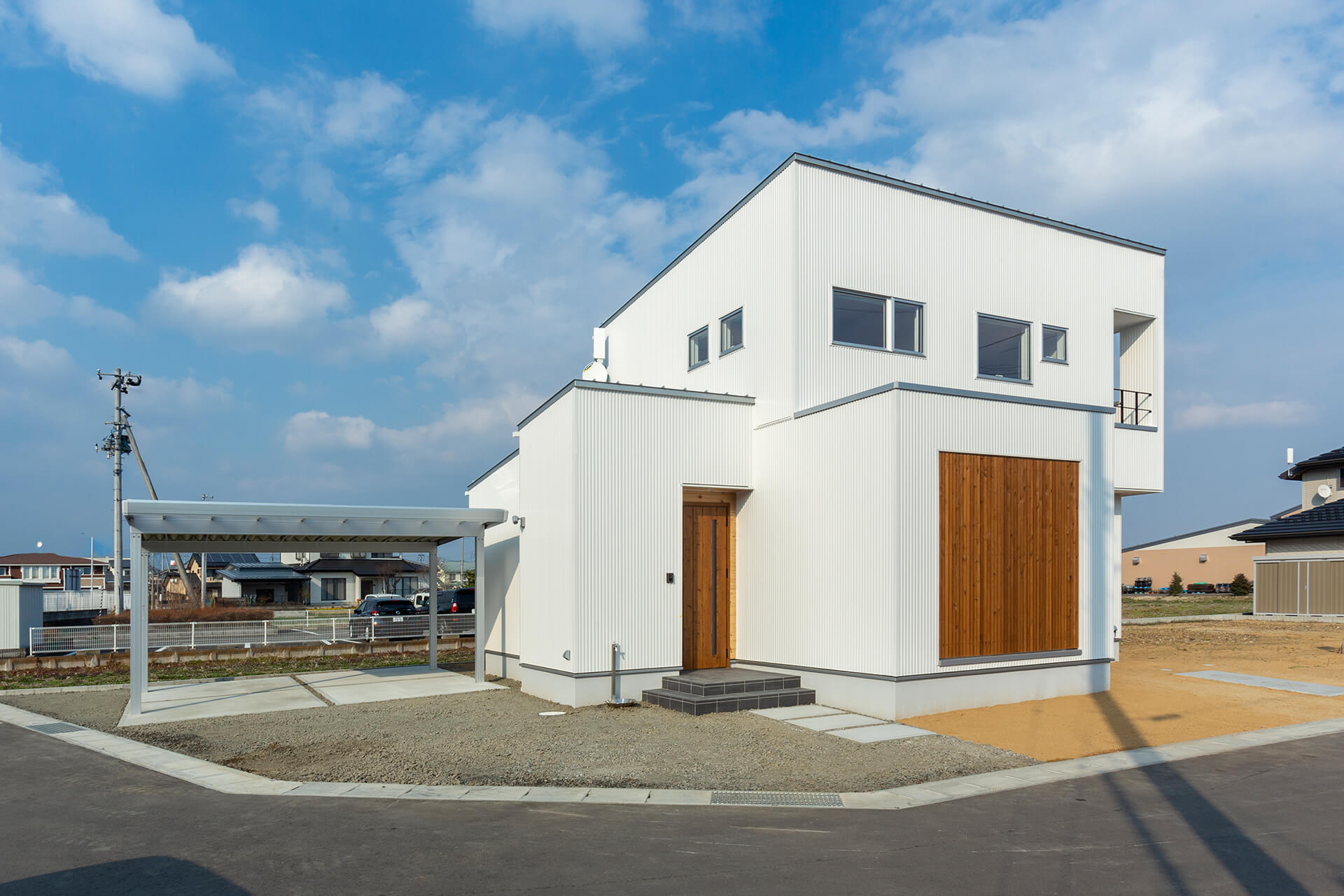通りからは目線が入らない生活空間