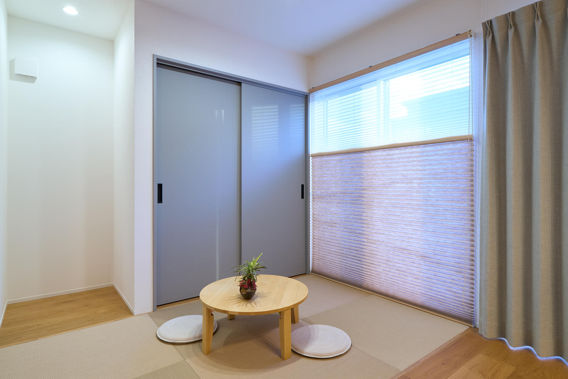 LDKとゆるやかにつながり、くつろぎと実用を兼ねた畳コーナー